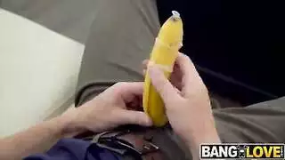 الديك كبير مثل الموز
