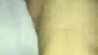 مؤخرة مشعرة تئن تأخذ جلسة شرج خشنة من قضيب أسود كبير