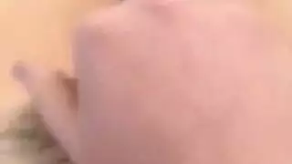 خلعت البلوزة من أجل فيلم إباحي عنيف مع زوجها السابق