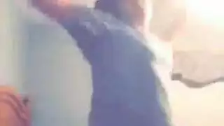 بلا نقود، كلها مطاط – عاهرة في مشهد لاتكس