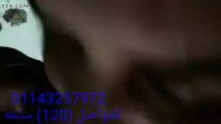 زوجة عربية يتم إغراؤها من قبل متحول، جماع جامح، ينتهي بالقذف داخلها