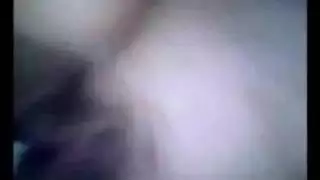 مراهقة تركية تمارس الجنس الفموي وهي تتحدث على هاتفها الخلوي