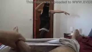 مفاجأة: عاهرة تركية مسلمة تظهر لمكالمة إباحية بدلاً من الفتاة الألمانية