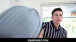 جسم مثالي مع أثداء مذهلة يتم تناوله بقوة من قبل زميلتها الساخنة باركر أمبروز