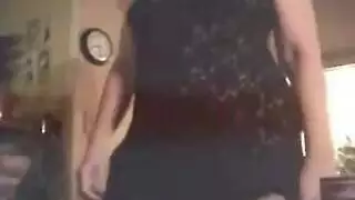 فتاة ناضجة تتعرض للضرب المكثف من قبل رجل أسود في وضعية الكلب