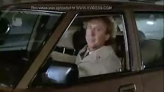 الشقراء الحمراء ذات الحلمات المثقوبة تحصل على أثدائها الضخمة ممتعة ومغطاة