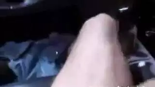 خيانة عارية: عاهرة تركب قضيبًا كبيرًا في المقعد الخلفي