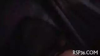 علاقة عائلية: جنس جماعي صريح