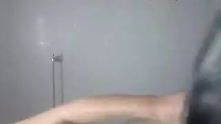جسد ياباني مثالي مكشوف في مشهد إباحي صريح