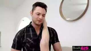 الأخت الشقية الساخنة و الأخ الساخن و نظرة تشعل الشهوة مع أسخن سكس