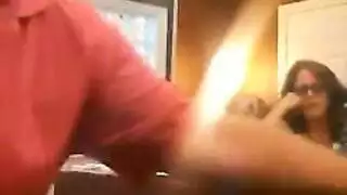 نكاح سري: السكرتيرة تركع من أجل قضب مديرها الصلب