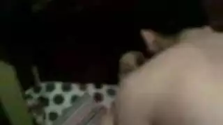 رجل يعرض زوجته لصديقه مترجم