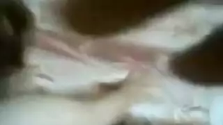 مغربي هاوي: حبيبة تبلع قضيبًا في مشهد منظور من العين