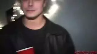 طالبة تأخذ شرجًا قاسيًا من حبيبها الجامعي