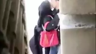  ابنة العم المحجبة محاصرة ويتم إثارتها في لقاء عطلة سري